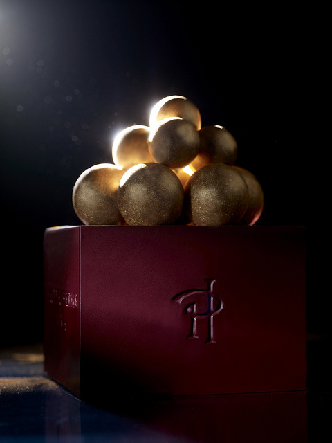 Gâteau-de-Noël-ombre-et-lumière-Pierre-Hermé