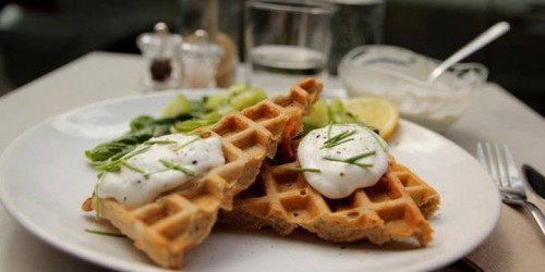 gluten free waffles at Thank You My Deer cafe in Paris | parisbymouth.com