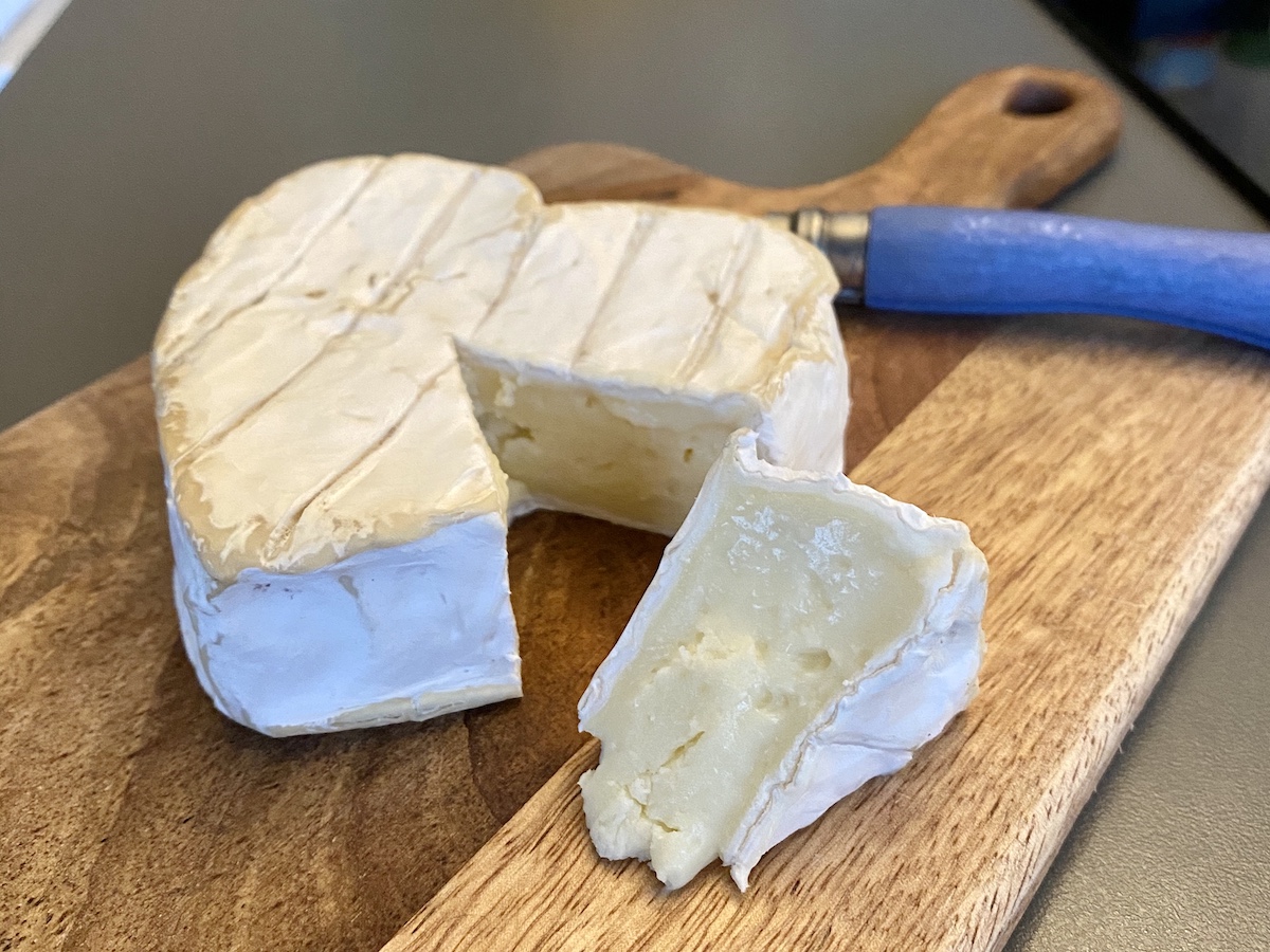 Soft Heart-Shaped Cheeses : Coeur de Neufchâtel-En-Bray