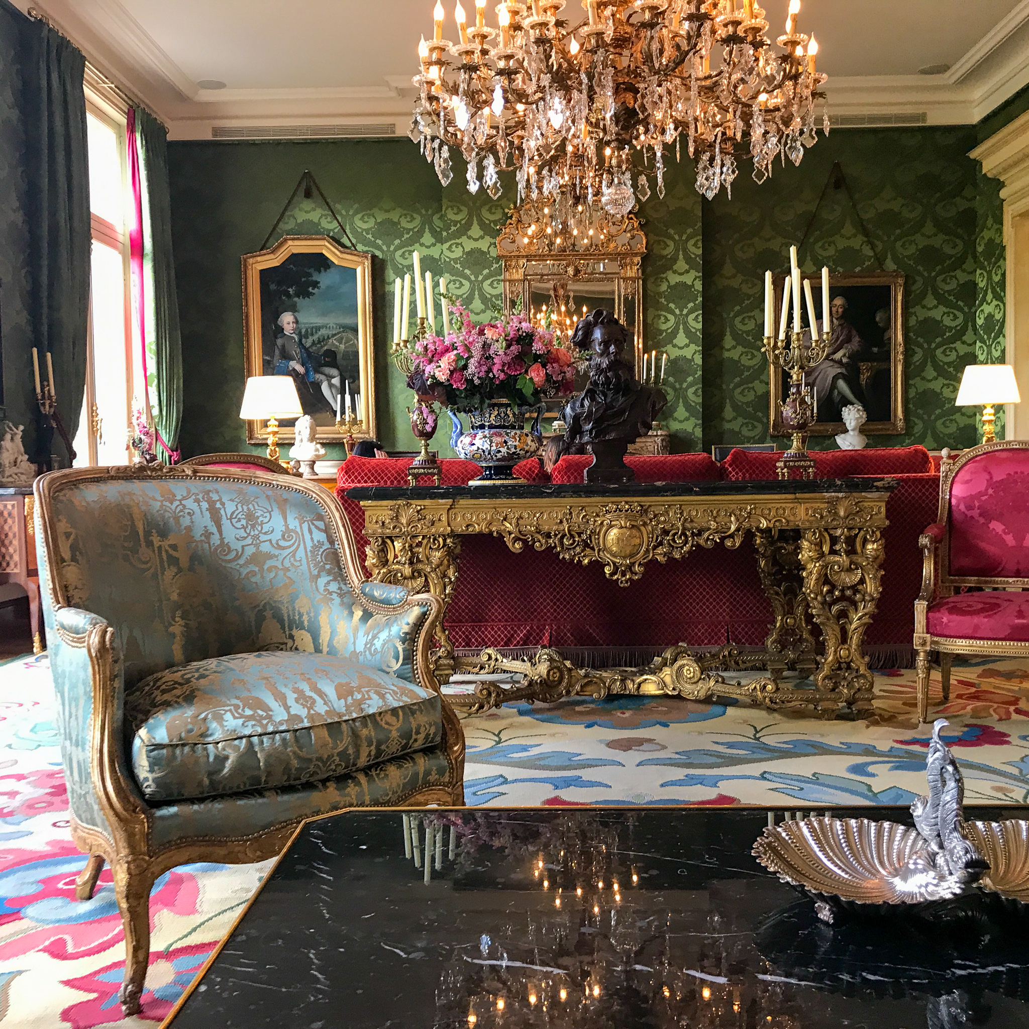 Interior at Le Clarence restaurant in Paris