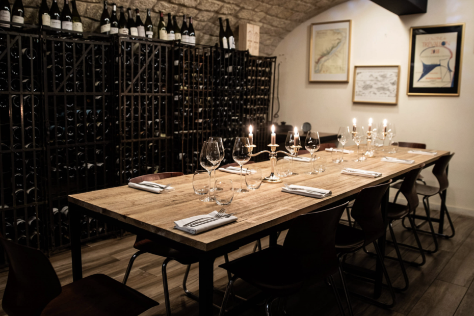 Benjamin Schmitt restaurant in Paris has a private dining room in a Paris restaurant set for a celebratory dinner