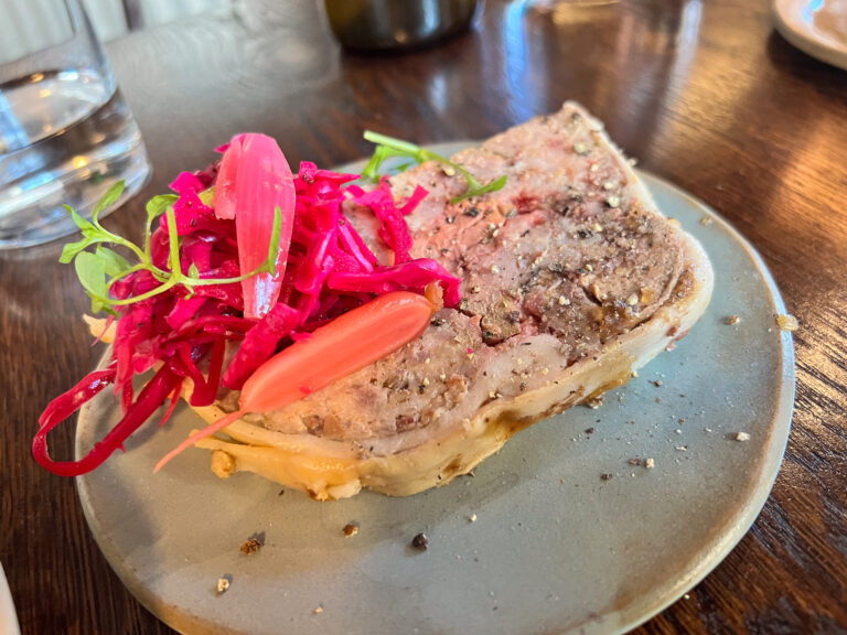 Bouche restaurant and wine bar in Paris