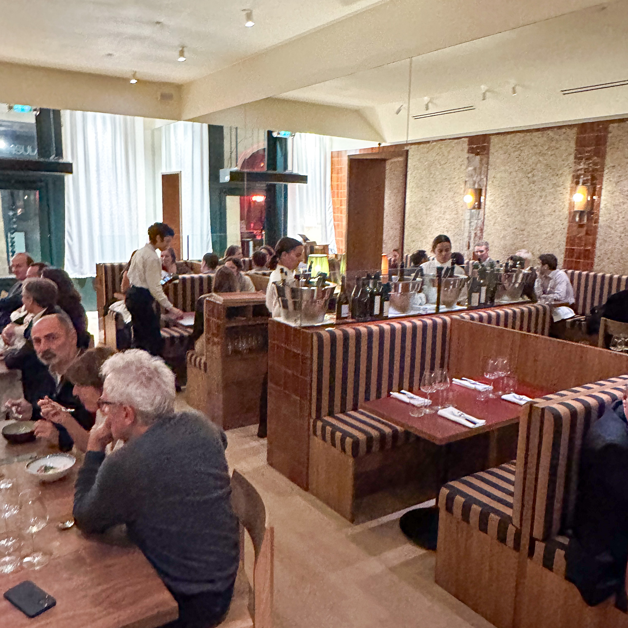 Front-dining-room-at-Oktobre-restaurant-in-Paris | PARIS BY MOUTH Oktobre one of the best restaurants in Saint-Germain