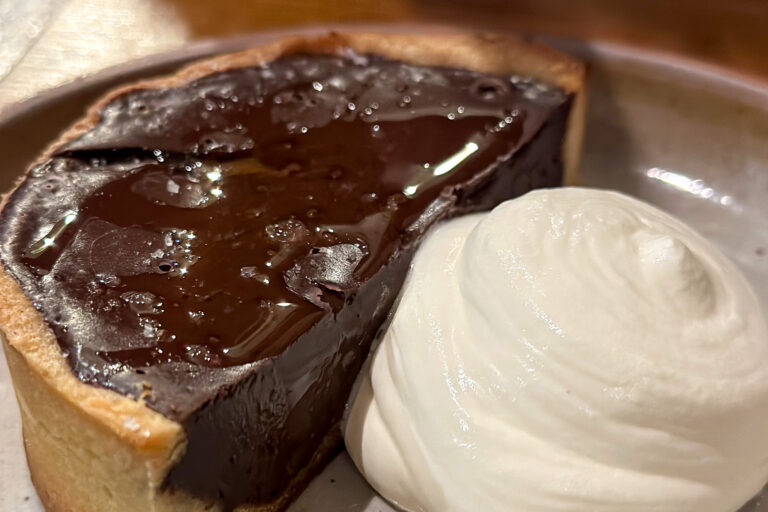 Gibon restaurant and wine bar in Paris