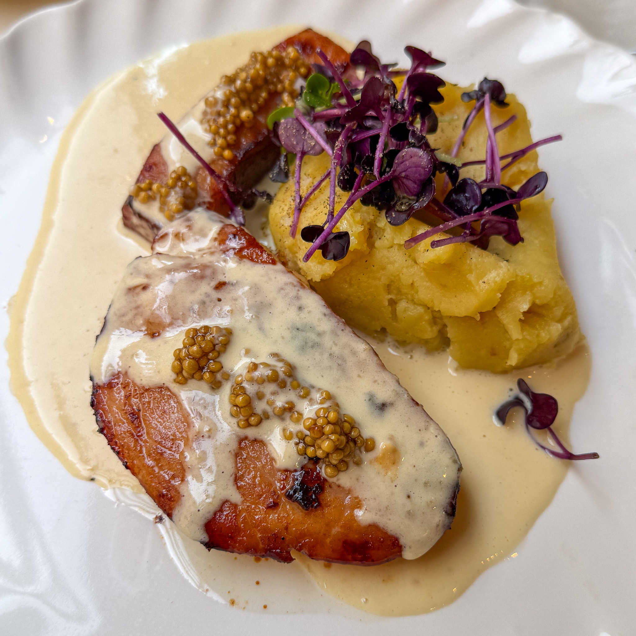 Roasted ham with smashed potatoes and Parmesan cream at Argile, 9, Paris