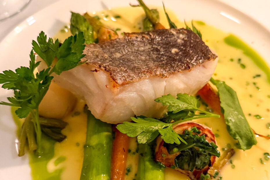 lieu-jaune-beurre-blanc-patine-paris | PARIS BY MOUTH Lieu jaune with beurre blanc at Patine, 11th arrondissement, Paris