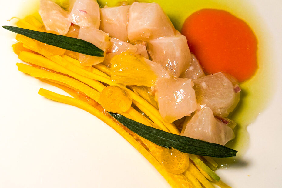 saint-jacques-crue-fir-oil-mandarin-occasion-paris | PARIS BY MOUTH Raw scallop with julienned carrot and mandarin pepper marmalade at Occasion, Paris 10th