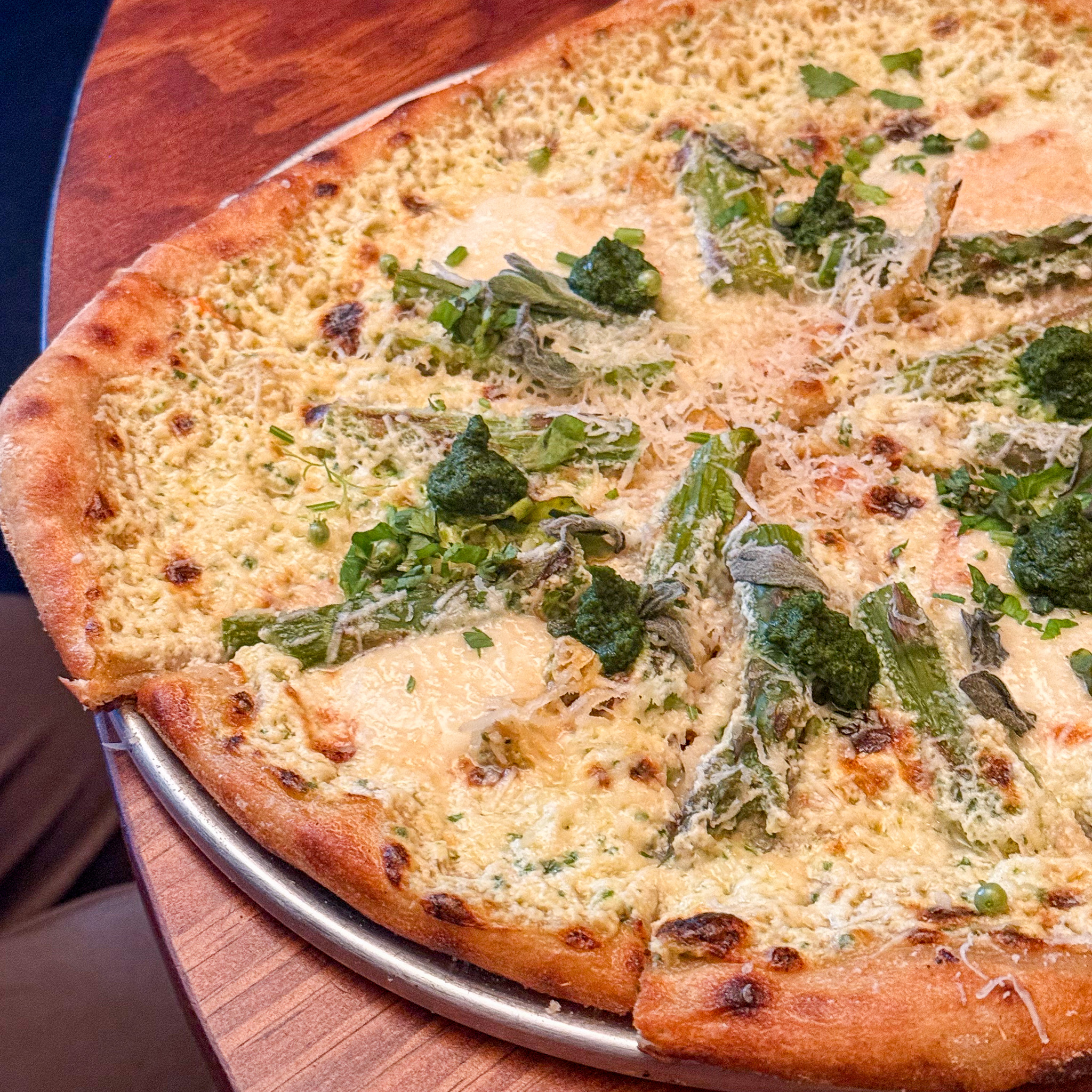 Peko Peko pizza with asparagus, smoked mozzarella, ricotta and nettle pesto at Acid Lactic, 11th arrondissement, Paris